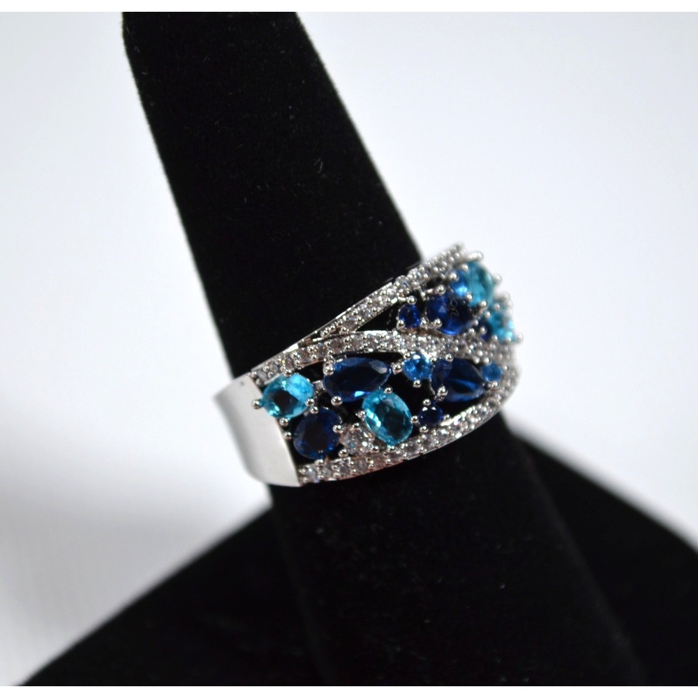 Silver Toned Ring w/ Dark & Light Blue Stones Cut Out Design Size 6.75 Beautiful - Picture 4 of 10